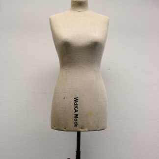 Mannequins & Dress Forms